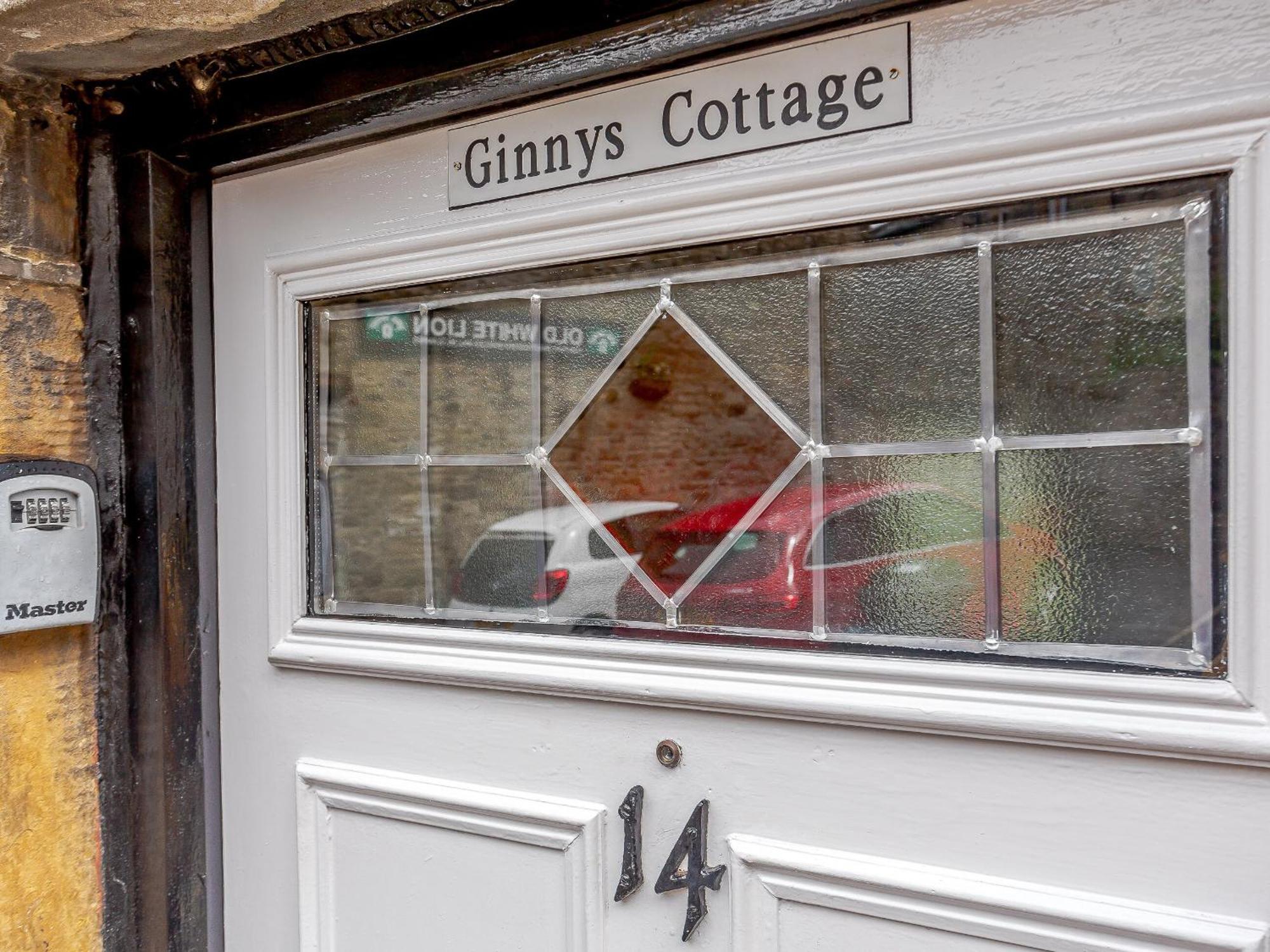Ginnys Holiday home *
